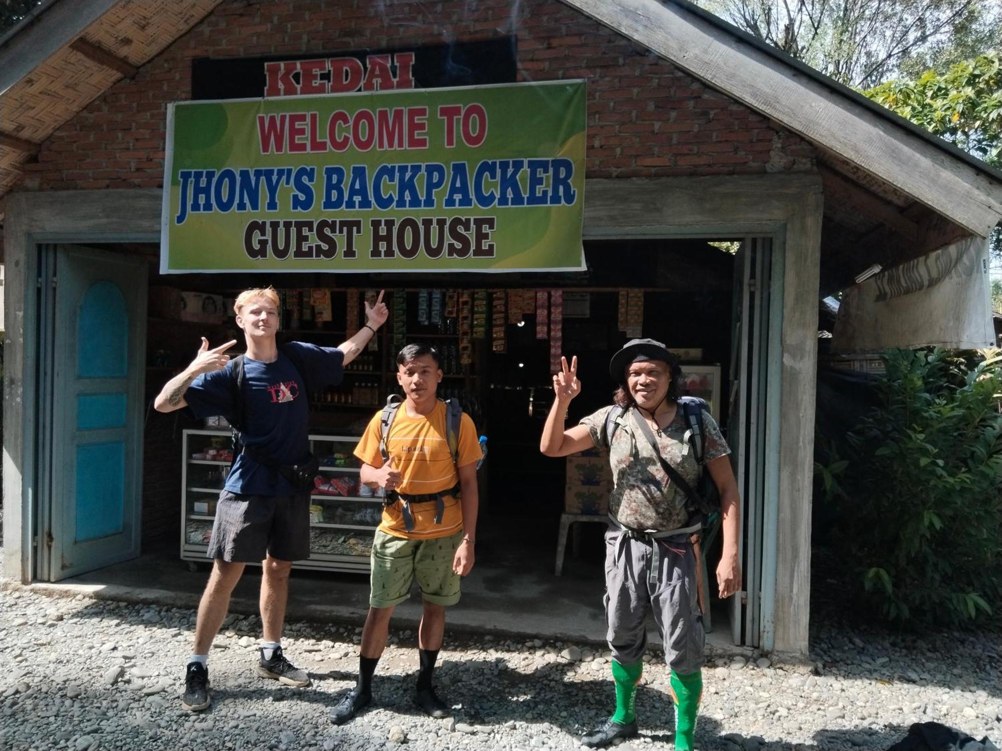 Jhony'S Backpacker-Guest House Only Stay Here Book Treking With Us Bukit Lawang Ngoại thất bức ảnh