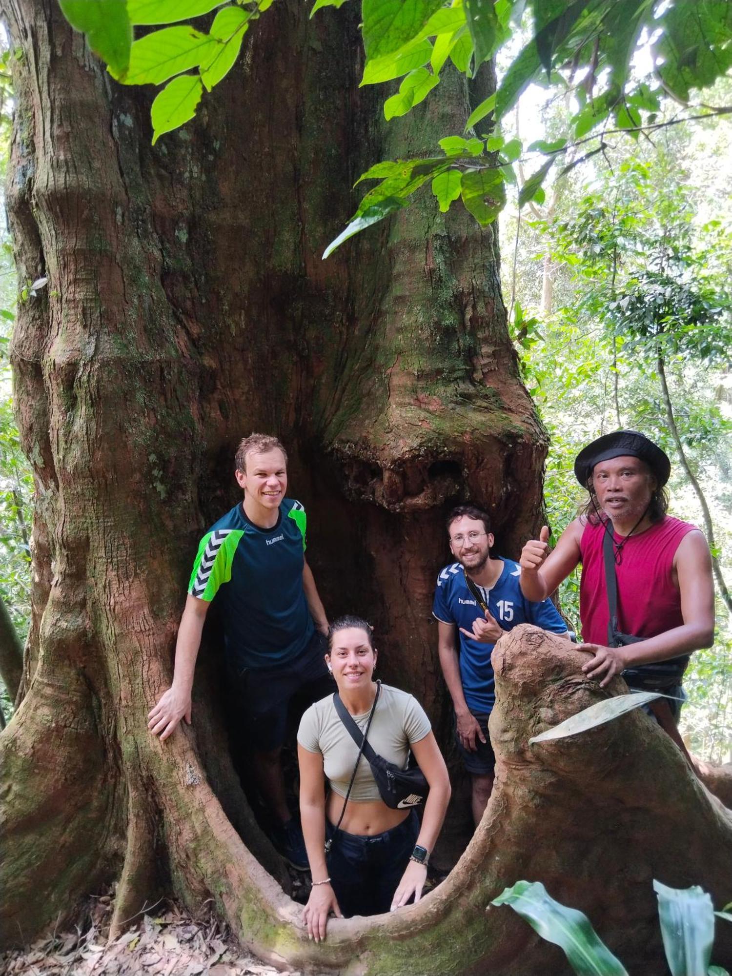 Jhony'S Backpacker-Guest House Only Stay Here Book Treking With Us Bukit Lawang Ngoại thất bức ảnh