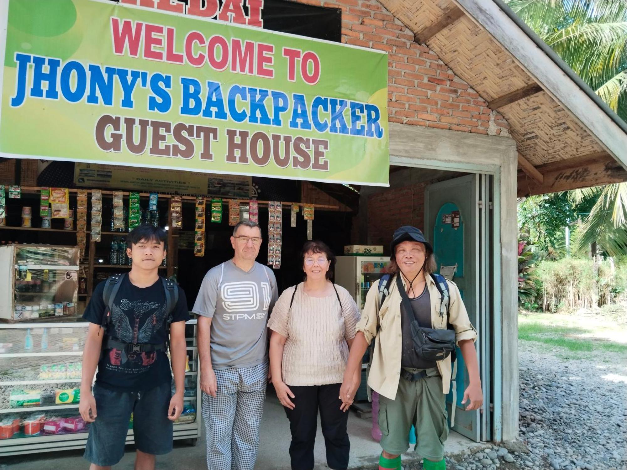 Jhony'S Backpacker-Guest House Only Stay Here Book Treking With Us Bukit Lawang Ngoại thất bức ảnh