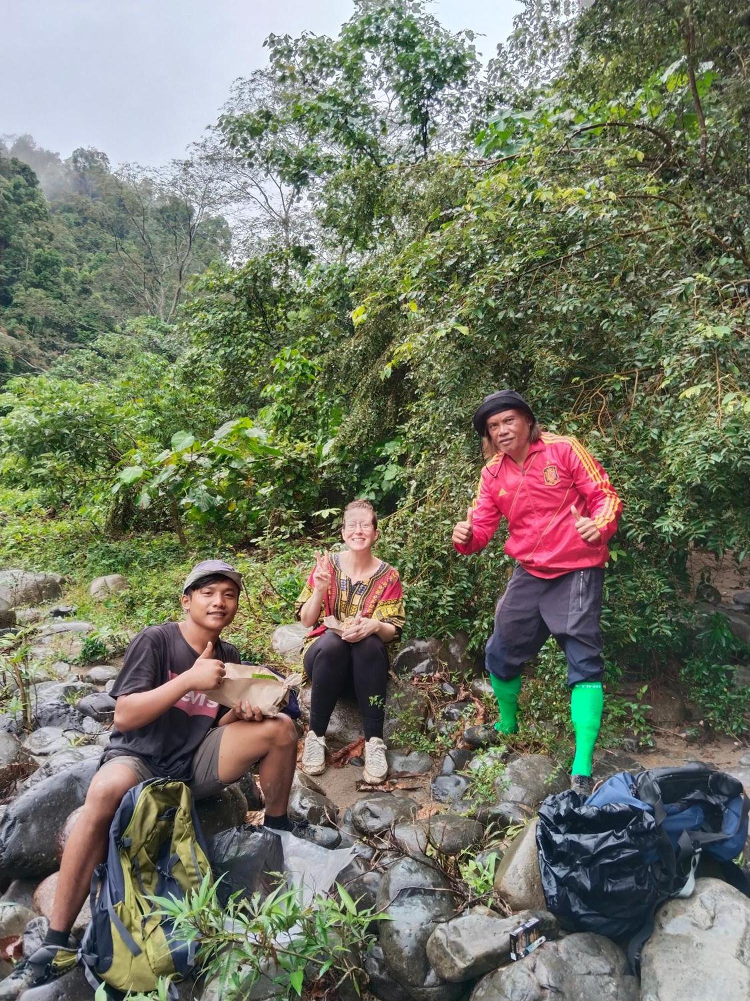 Jhony'S Backpacker-Guest House Only Stay Here Book Treking With Us Bukit Lawang Ngoại thất bức ảnh