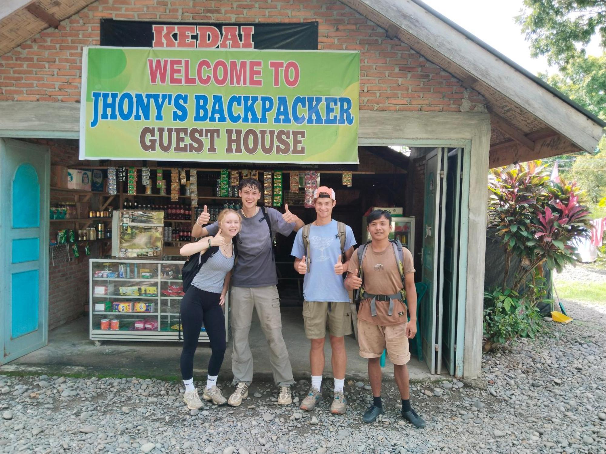 Jhony'S Backpacker-Guest House Only Stay Here Book Treking With Us Bukit Lawang Ngoại thất bức ảnh