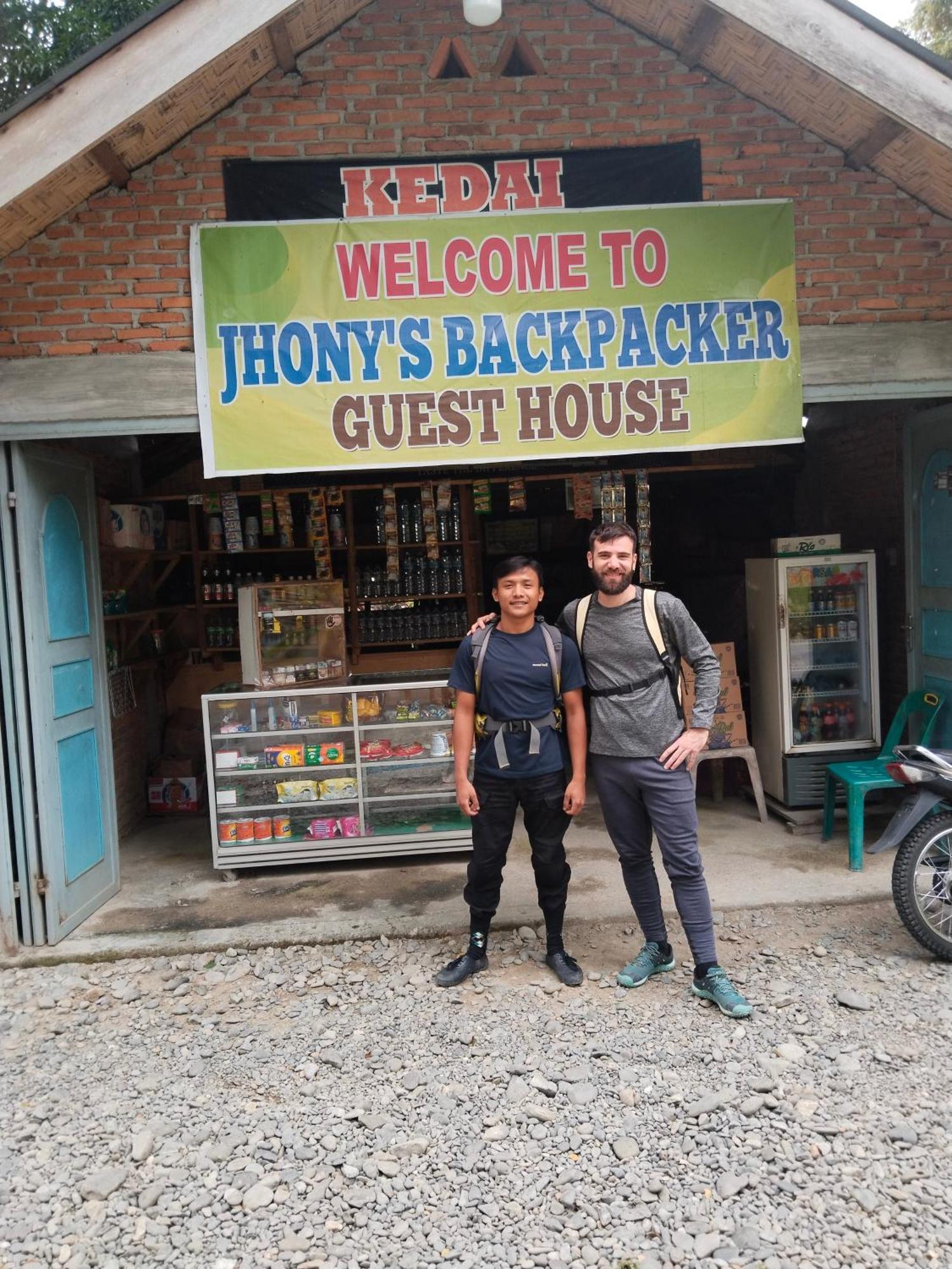 Jhony'S Backpacker-Guest House Only Stay Here Book Treking With Us Bukit Lawang Ngoại thất bức ảnh