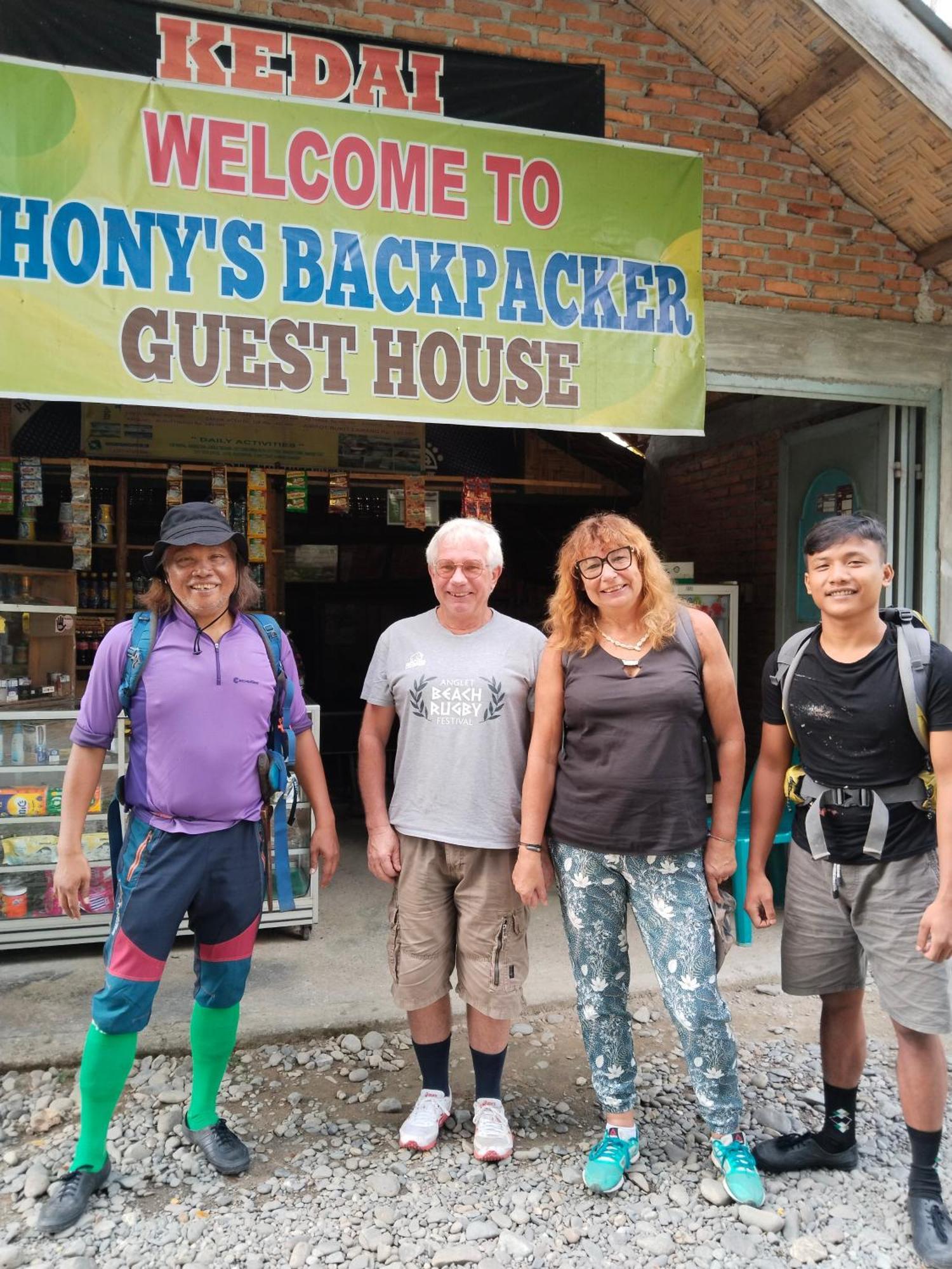 Jhony'S Backpacker-Guest House Only Stay Here Book Treking With Us Bukit Lawang Ngoại thất bức ảnh